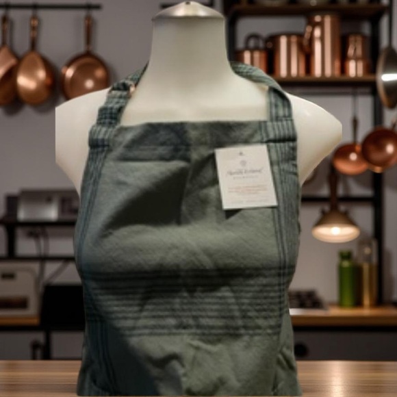Hearth & Hand Adult Apron (Adjustable open-waist,-Sage Green, 100% cotto… - Picture 15 of 16